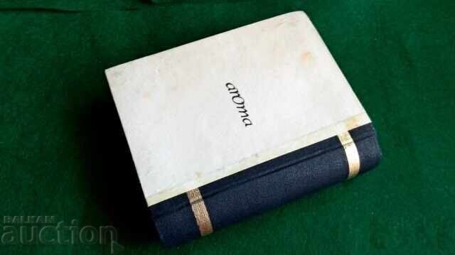 Licitație Set bulgăresc de trandafir - apă de colonie și muscă de ulei de trandafir