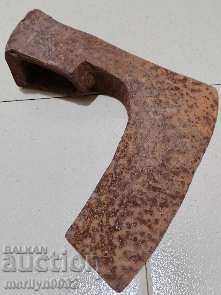Old forged ax satyr ax without sap