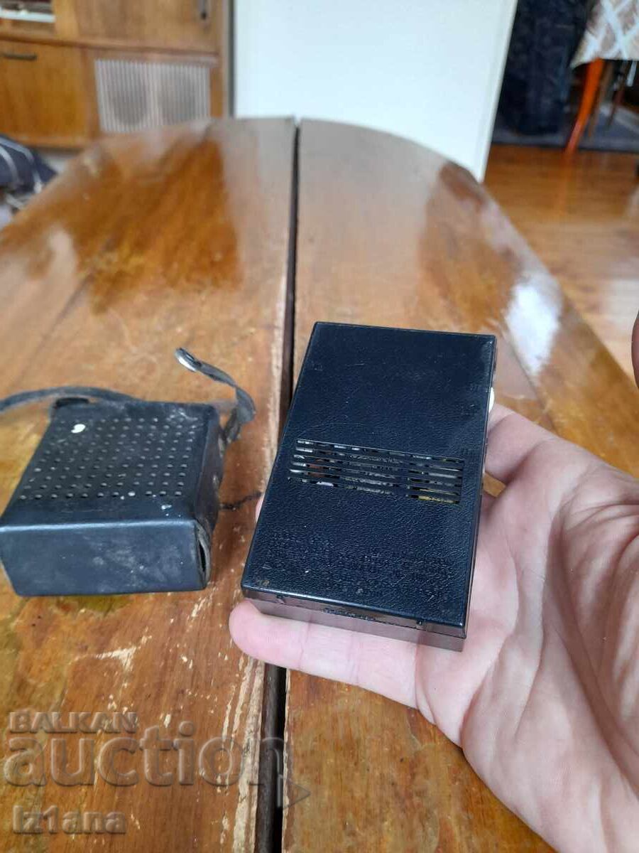 Delivery of Old radio, Sony 2R-28 radio receiver