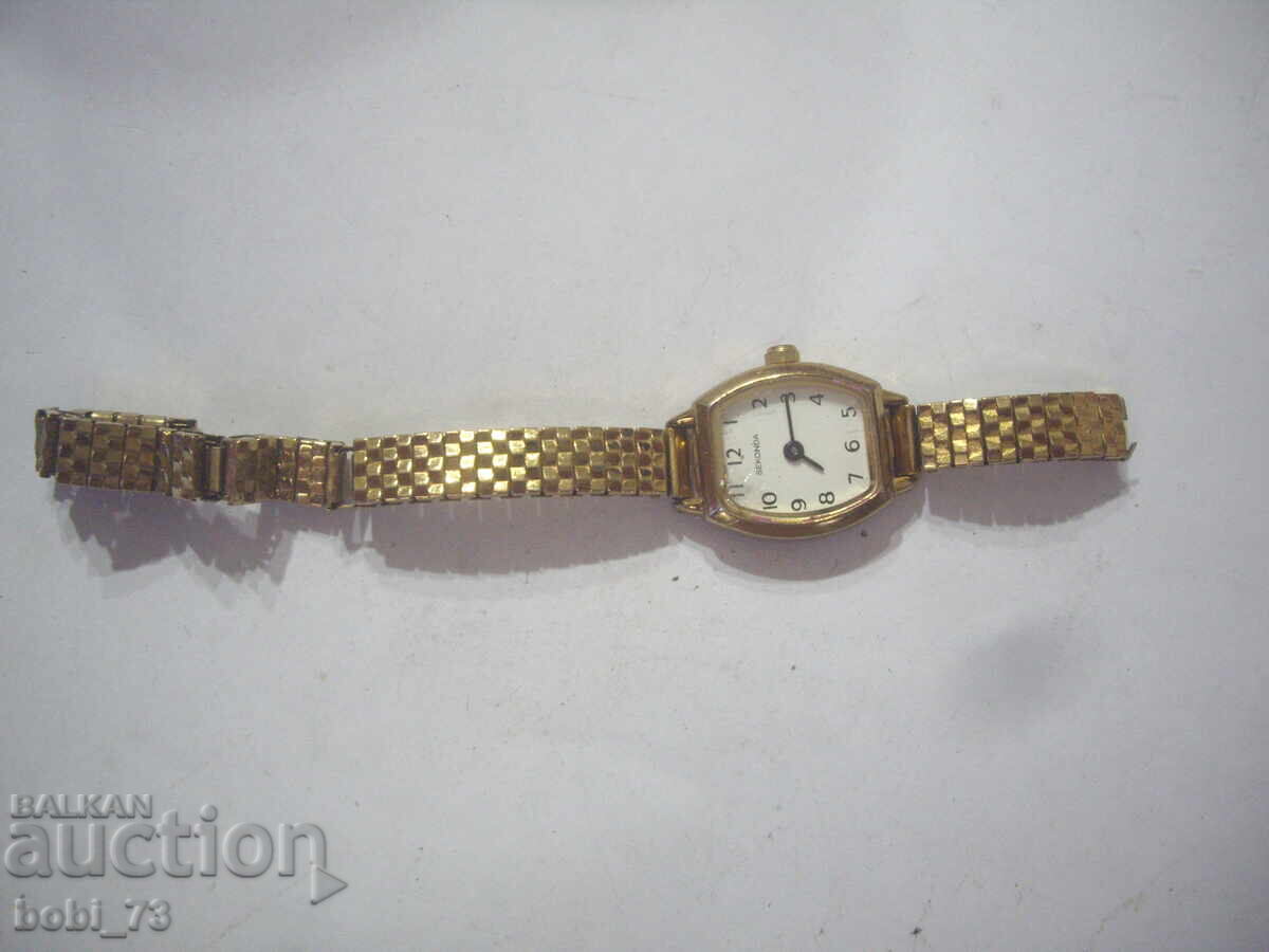 Old gold plated ladies watch. Old gold plated ladies watch.