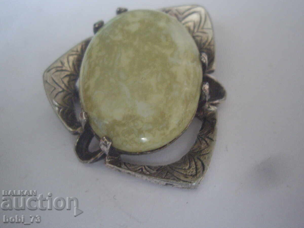 Стара много красива и отлично запазена брошка.