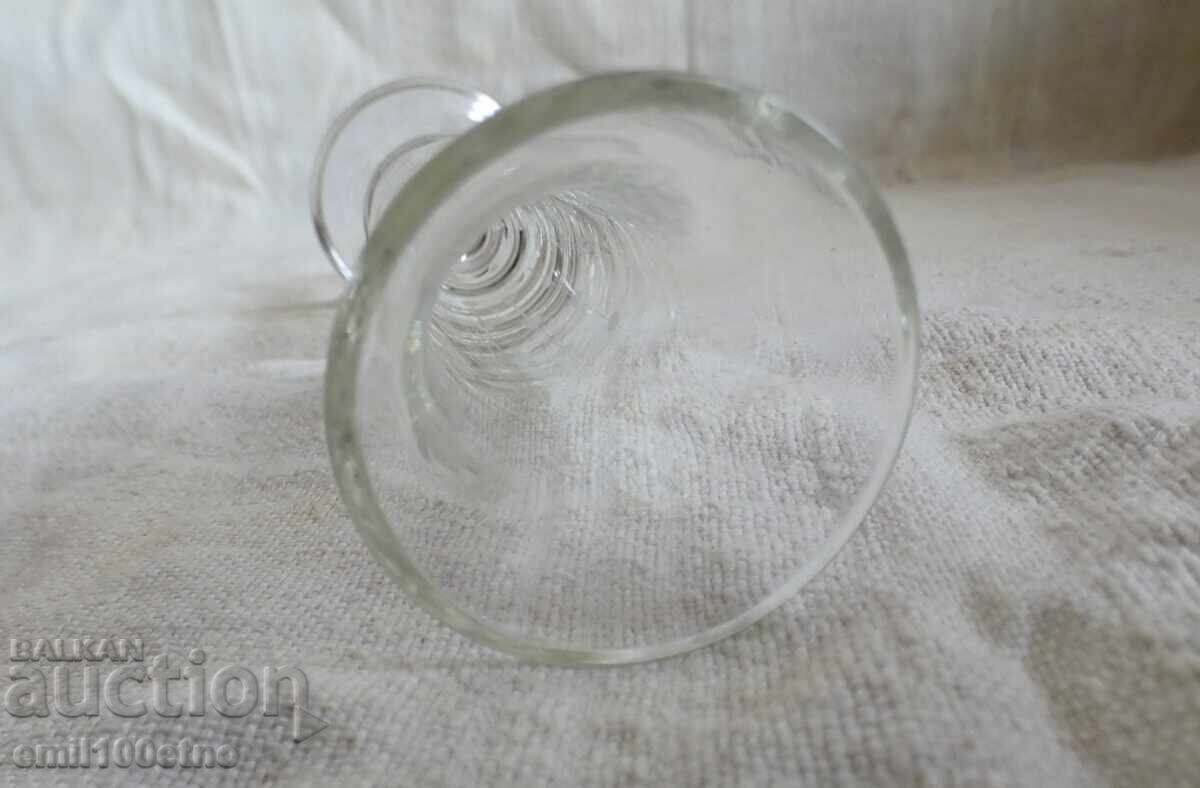 Μικρό βάζο από χαραγμένο γυαλί με τιμή 8.00 BGN | € 4.09