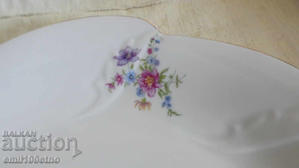 Frumusețe de fructieră, porțelan vechi bulgăresc, Kitka, Novi Pazar cu preț 17.00 BGN | € 8.69 Frumusețe de fructieră, porțelan vechi bulgăresc, Kitka, Novi Pazar cu preț 17.00 BGN | € 8.69