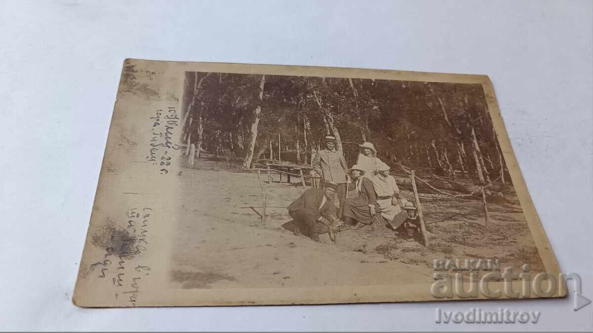 Snimka gara Gibeshŭ Mŭzhe i zheni v gorata Telishŭ - αδα 1922 Snimka gara Gibeshŭ Mŭzhe i zheni v gorata Telishŭ - αδα 1922