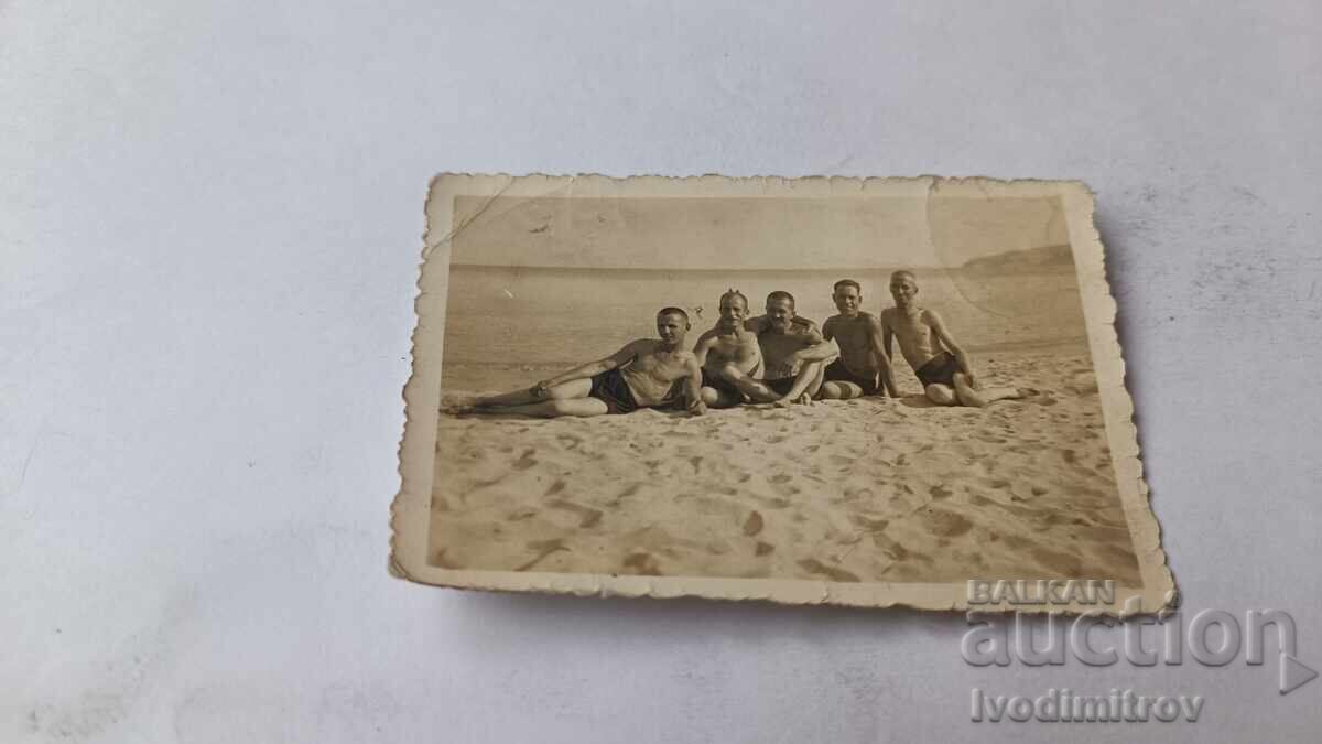 Photo Varna Five Young People in Retro Swimsuits on the Beach 1936 Photo Varna Five Young People in Retro Swimsuits on the Beach 1936