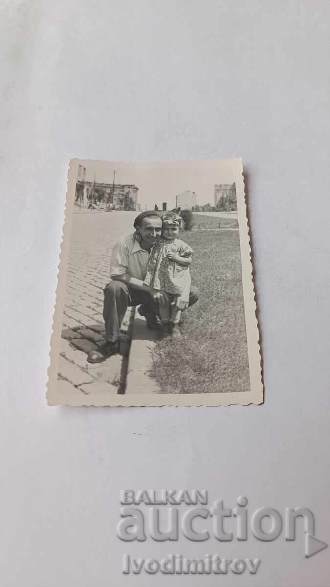 Photo Sofia Man and little girl on the street 1942