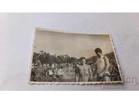 Φωτογραφία Δύο νέοι με κοντά παντελόνια 1963