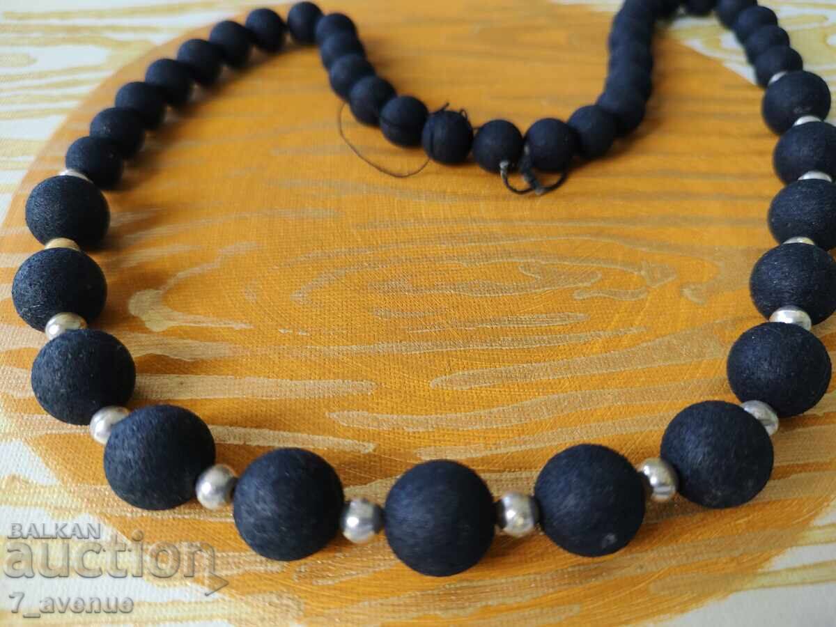 Auction  Necklace, lava stones 70s - 80s, 04/08/2025