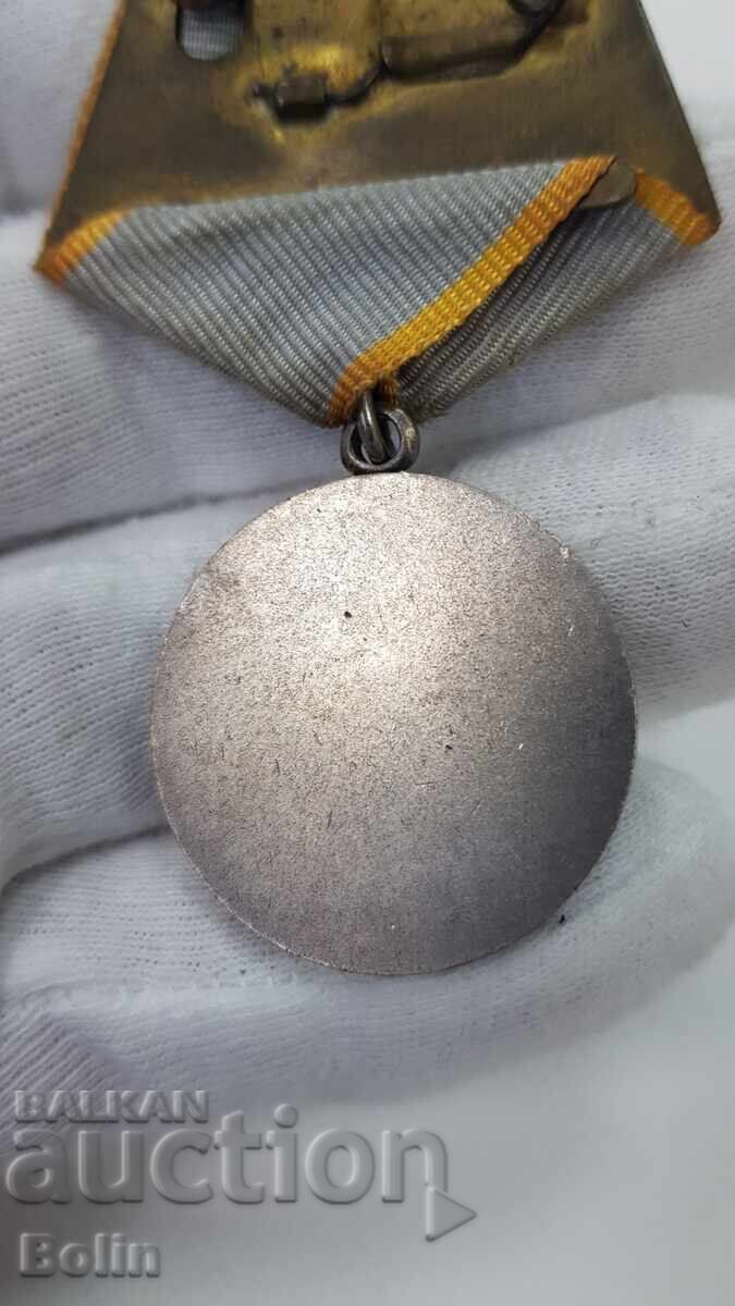 Medalie de argint rusească SSSR de colecție Pentru Merite de Luptă - 5 Medalie de argint rusească SSSR de colecție Pentru Merite de Luptă - 5