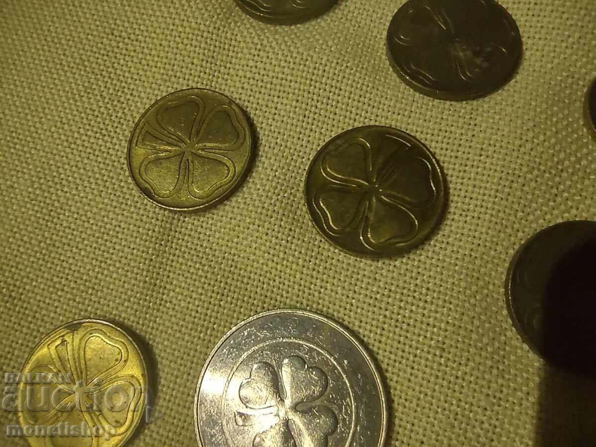 Аукцион Лот от 25бр. метални жетони с  четерилистни детелини