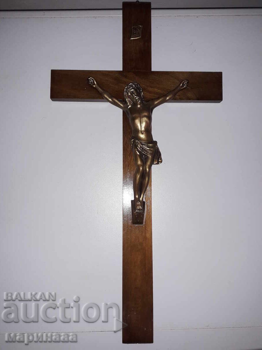 CRUCE PENTRU PERETE. LEMN, PLASTIC cu preț 10.00 BGN | € 5.11