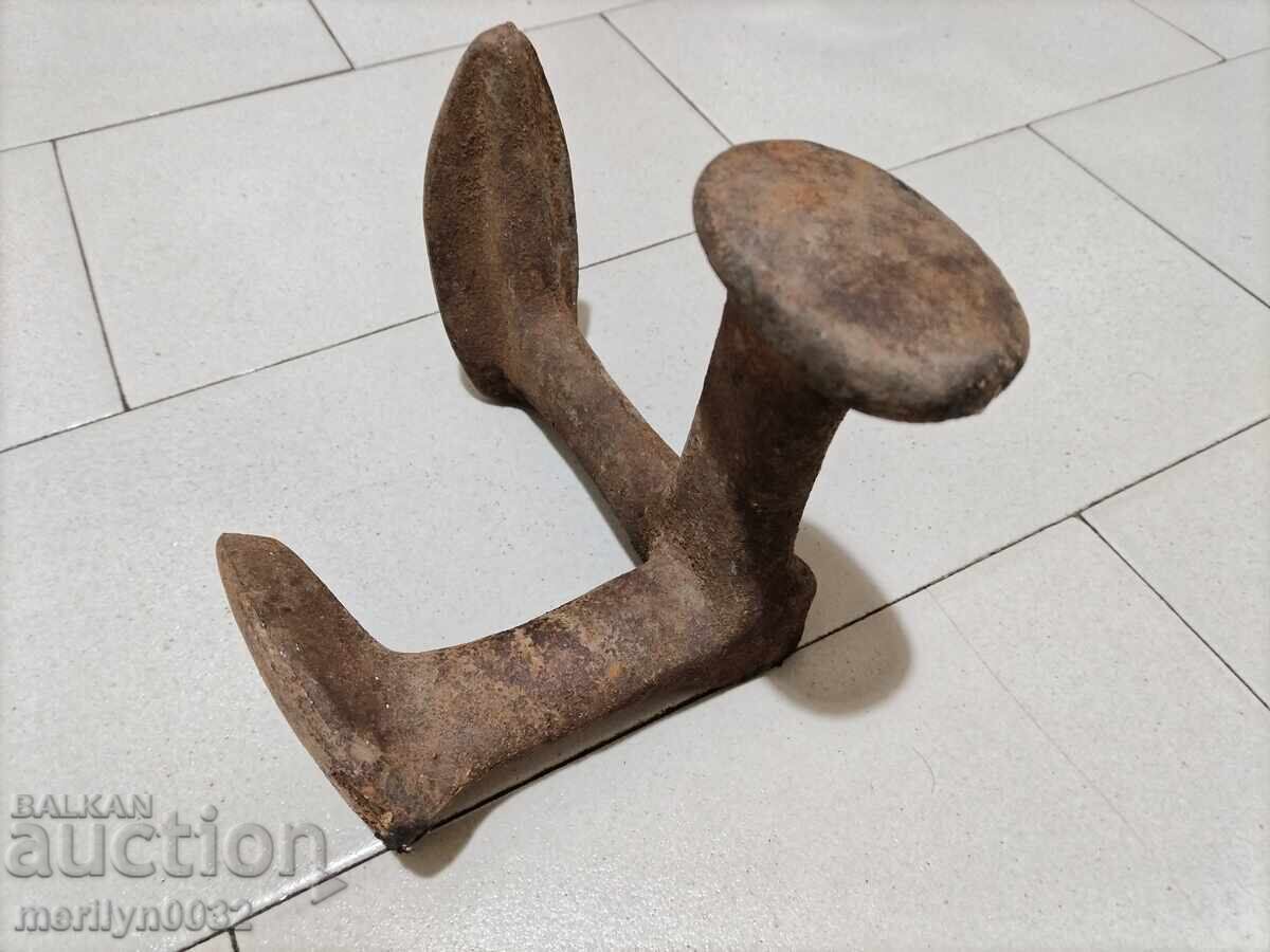 Δημοπρασία Παλιό σιδερένιο αμόνι τσαγκάρη, σφυρήλατο