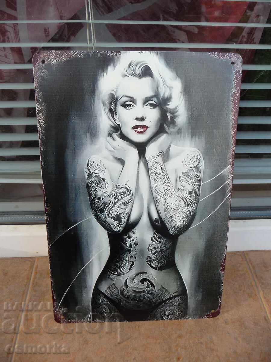 Метална табела еротика Разсъблечена блондинка татуси хубави Метална табела еротика Разсъблечена блондинка татуси хубави
