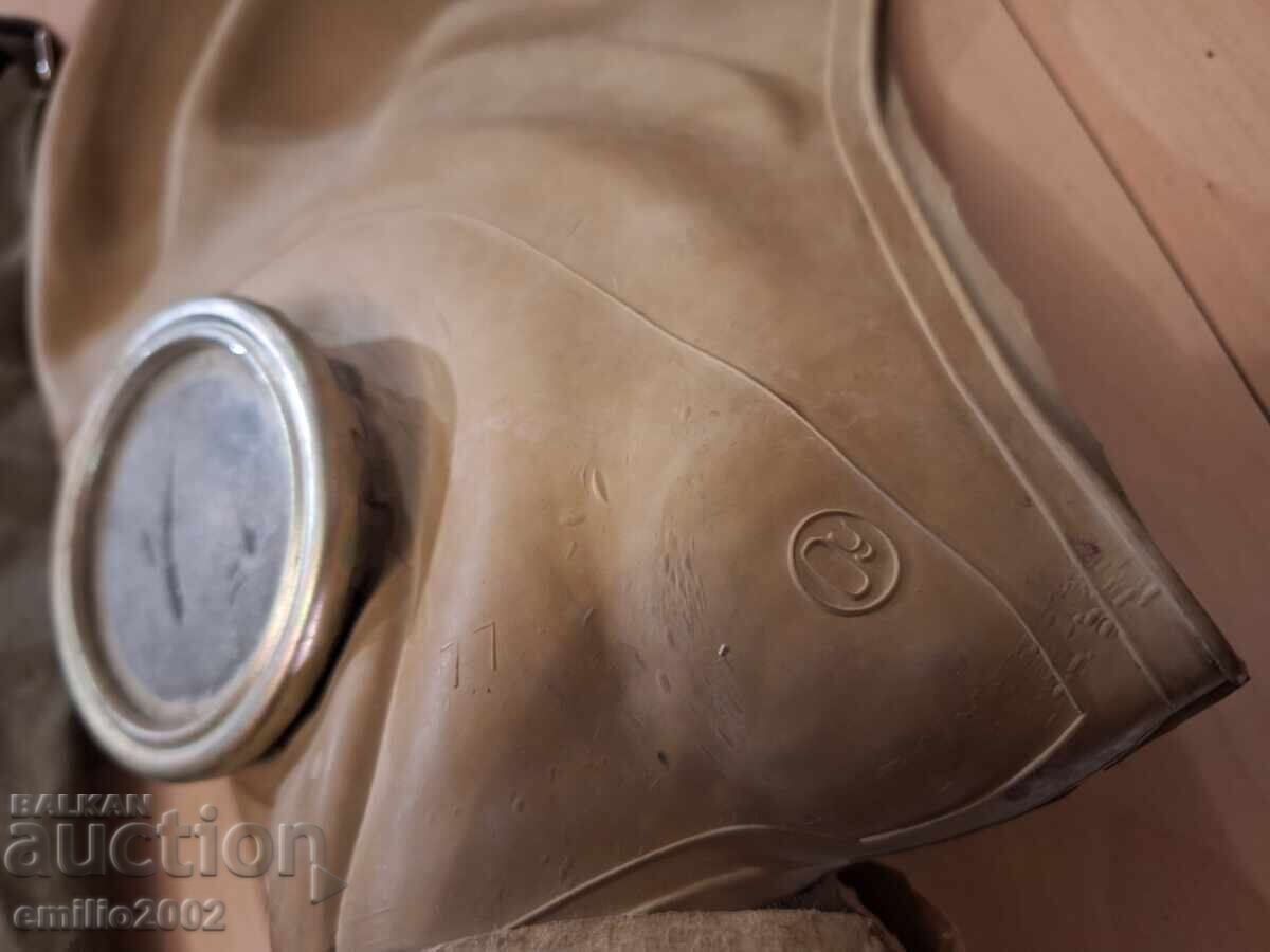 Στρατιωτική μάσκα αερίου σε τσάντα, σε άριστη κατάσταση 0 με τιμή 11.00 BGN | € 5.62 Στρατιωτική μάσκα αερίου σε τσάντα, σε άριστη κατάσταση 0 με τιμή 11.00 BGN | € 5.62