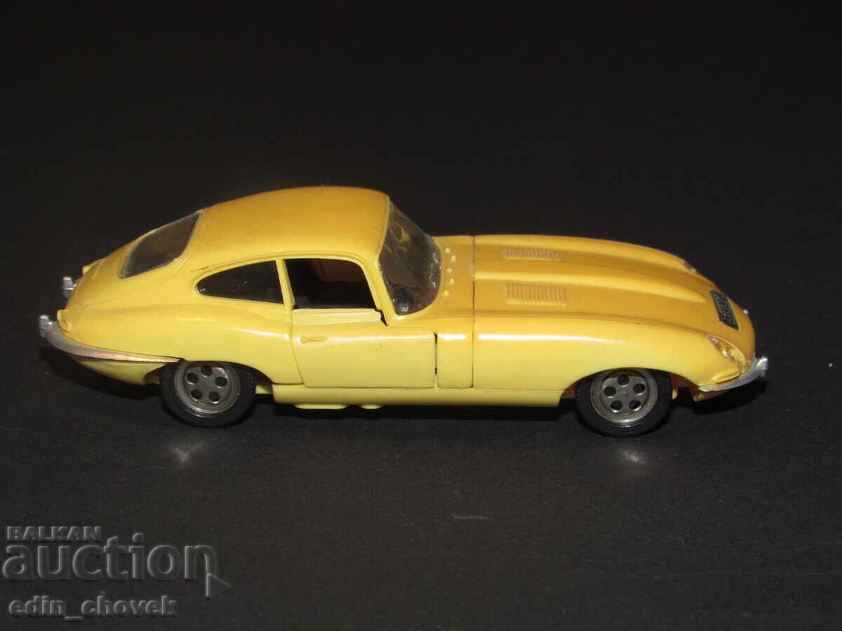 Δημοπρασία 1/43 KDN/Norev Τσεχοσλοβακία Jaguar Ε-Type № 156 σοσιαλ