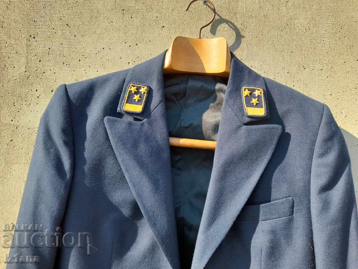 Jachetă veche, sacou CFR cu preț 55.00 BGN | € 28.12 Jachetă veche, sacou CFR cu preț 55.00 BGN | € 28.12