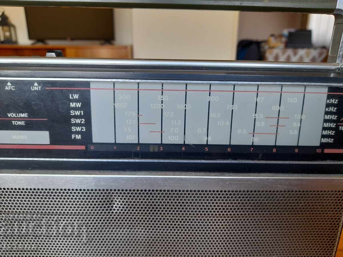 Radio vechi, receptor radio VEF, VEF 221 cu preț 75.00 BGN | € 38.35 Radio vechi, receptor radio VEF, VEF 221 cu preț 75.00 BGN | € 38.35