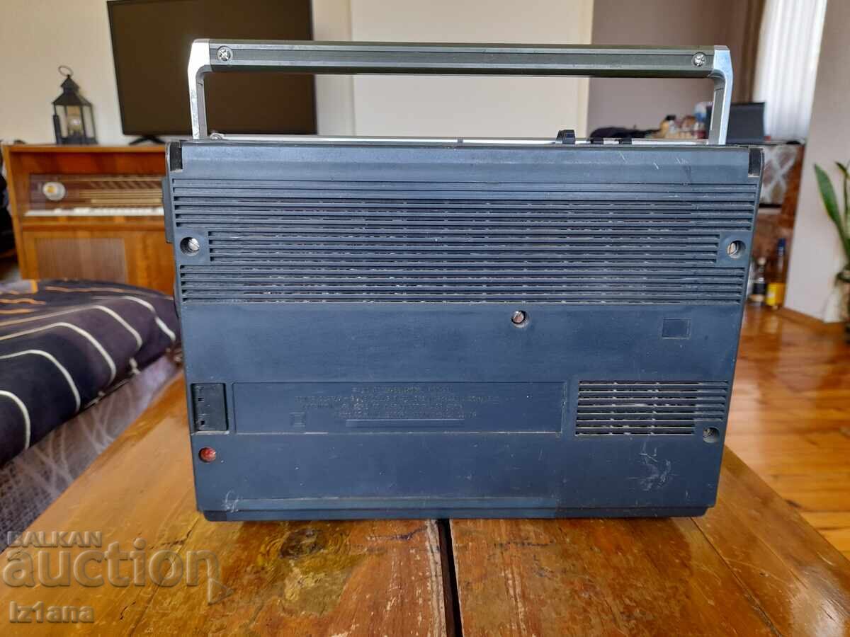 Livrarea Radio vechi, receptor radio VEF, VEF 221 Livrarea Radio vechi, receptor radio VEF, VEF 221
