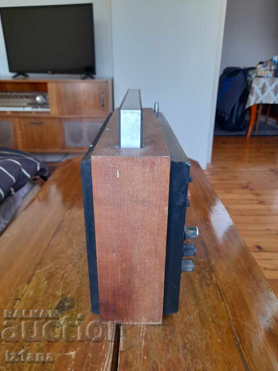 Радио,Радиоприемник Селена,Selena B211 с цена 75.00 лв. | € 38.35