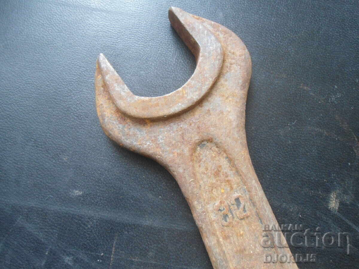 Cheie stea 32-36, CHROME-ALLOY cu preț 4.00 BGN | € 2.05 Cheie stea 32-36, CHROME-ALLOY cu preț 4.00 BGN | € 2.05