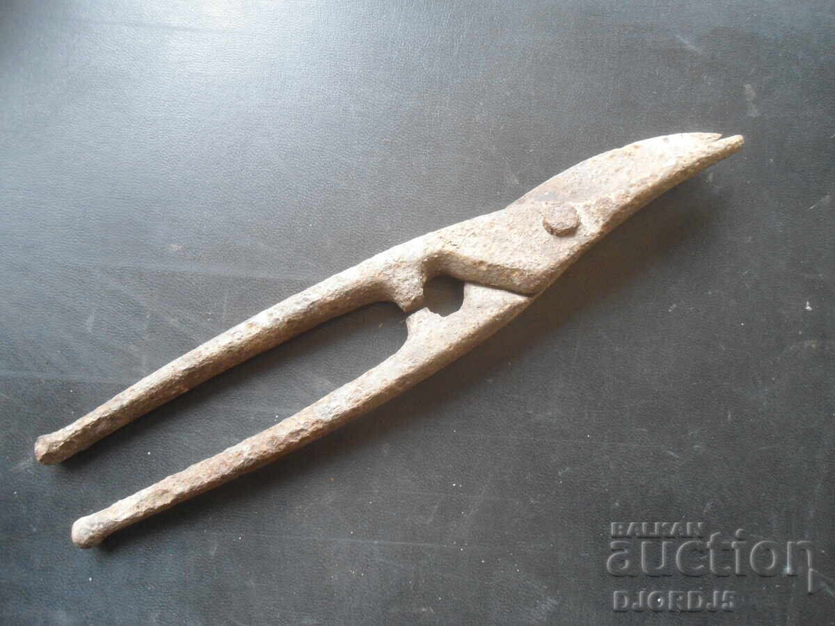 Παλιό ψαλίδι με τιμή 3.00 BGN | € 1.53