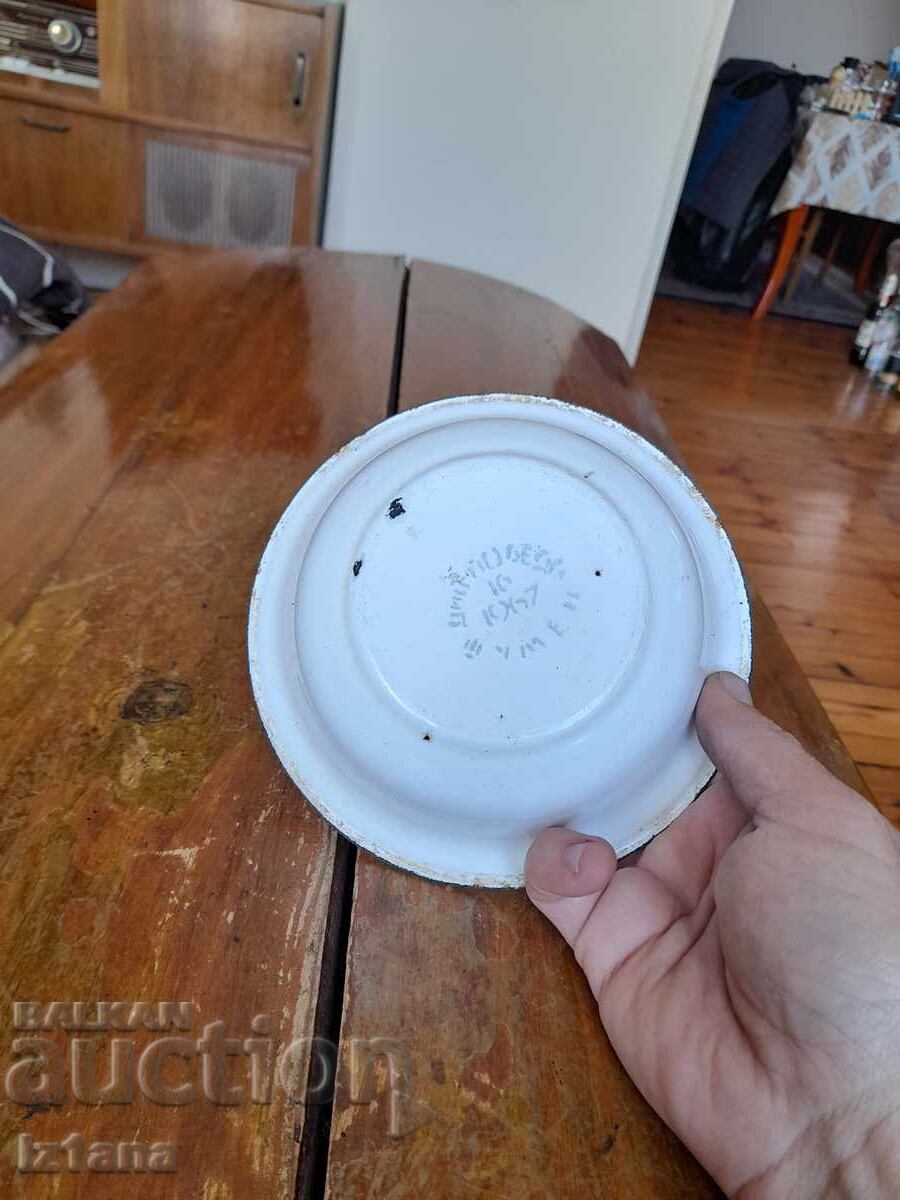 Old enamel bowl - 5 Old enamel bowl - 5