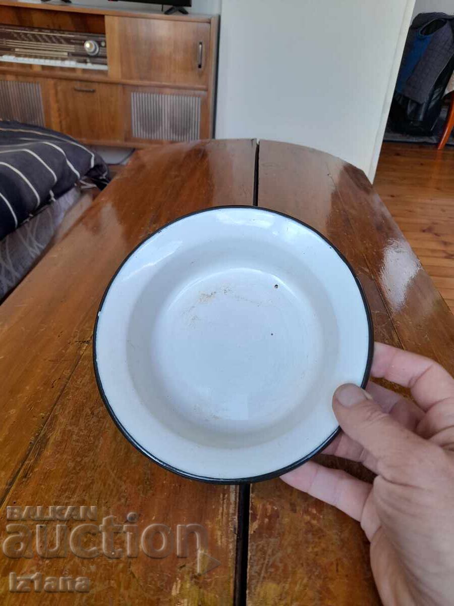 Delivery of Old enamel bowl Delivery of Old enamel bowl