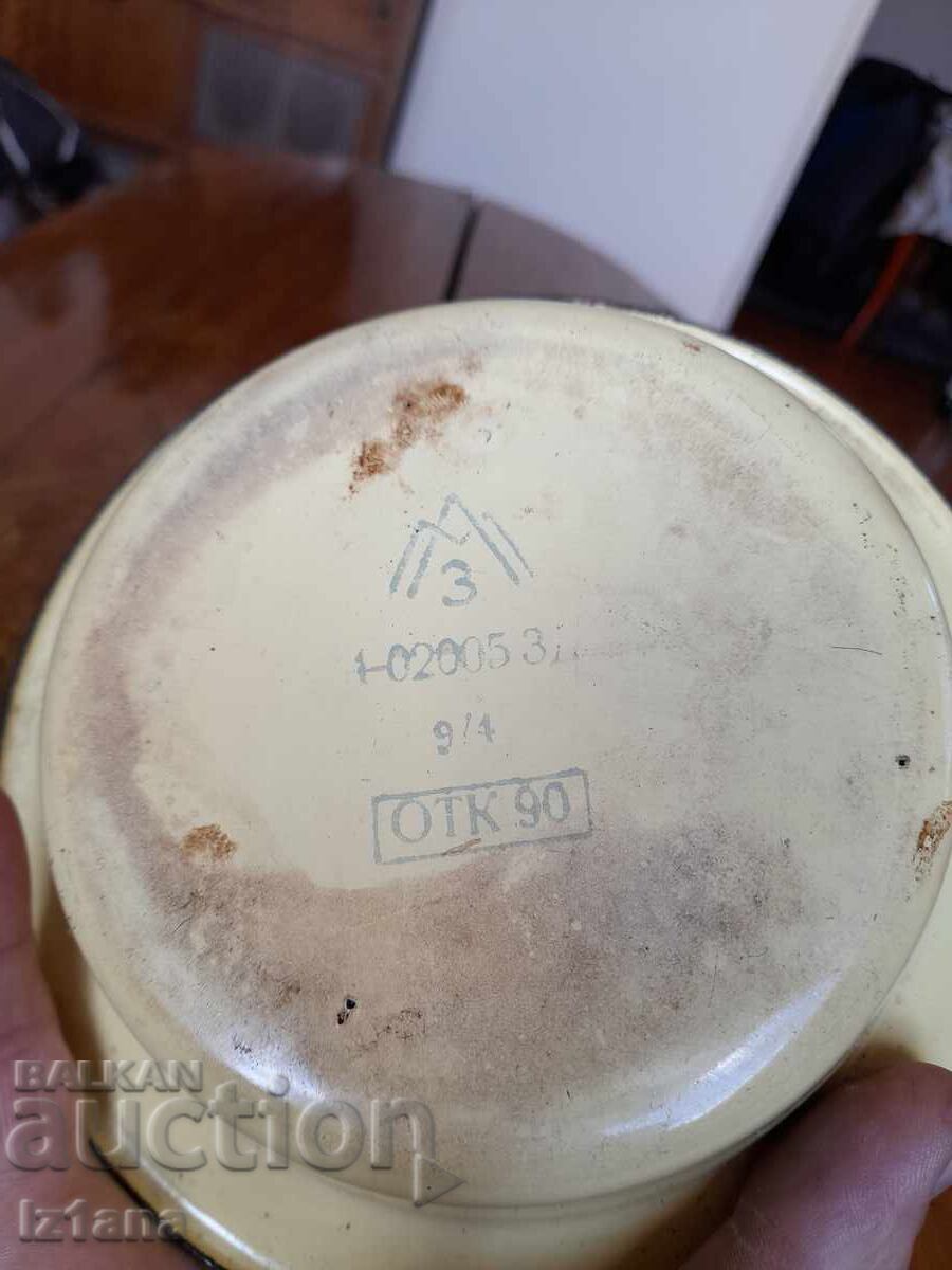 Old enamel bowl - 6 Old enamel bowl - 6