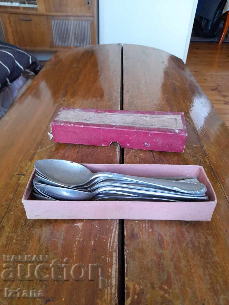 Стари алуминиеви лъжици с цена 11.00 лв. | € 5.62
