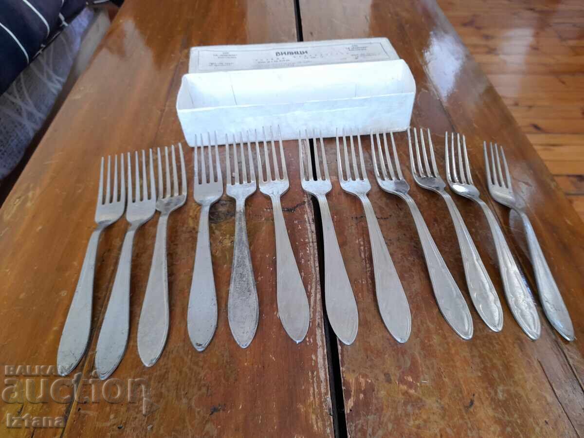 Παλιά κασσιτερωμένα πιρούνια με τιμή 11.00 BGN | € 5.62