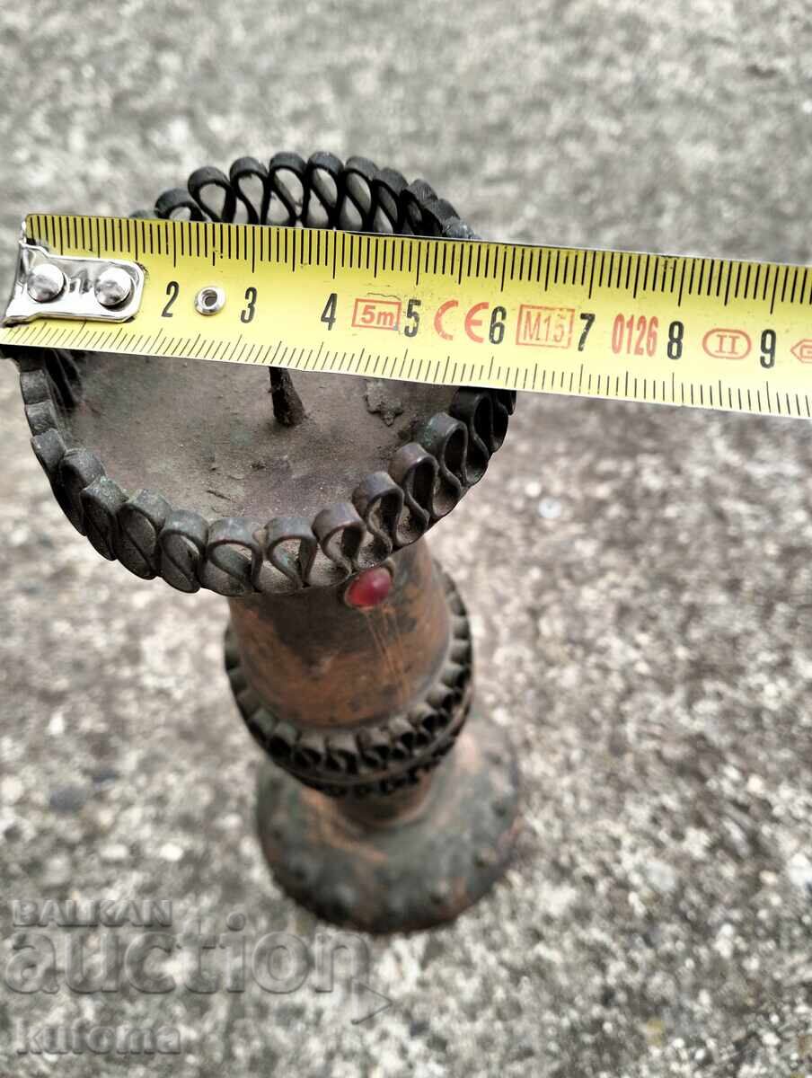 Доставка на Меден свещник