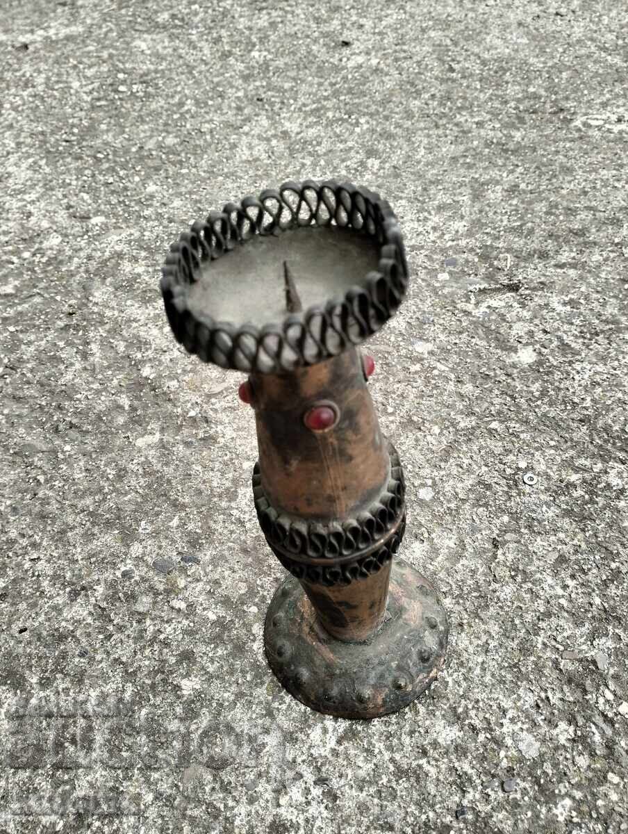 Меден свещник