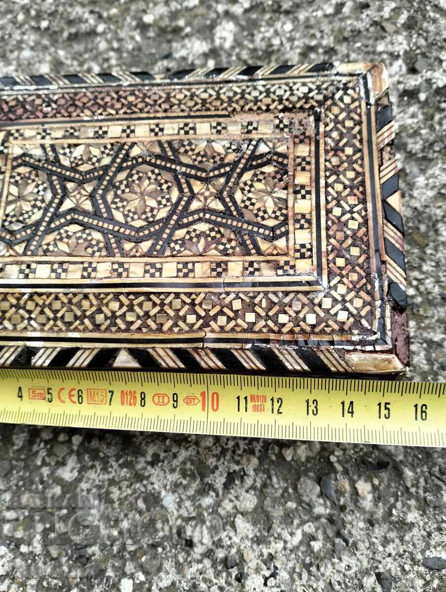 Стара кутия за бижута с цена 14.99 лв. | € 7.66