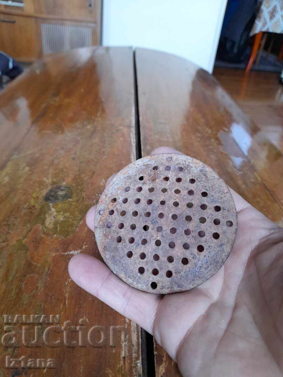 Аукцион Стара метална решетка за сифон Аукцион Стара метална решетка за сифон