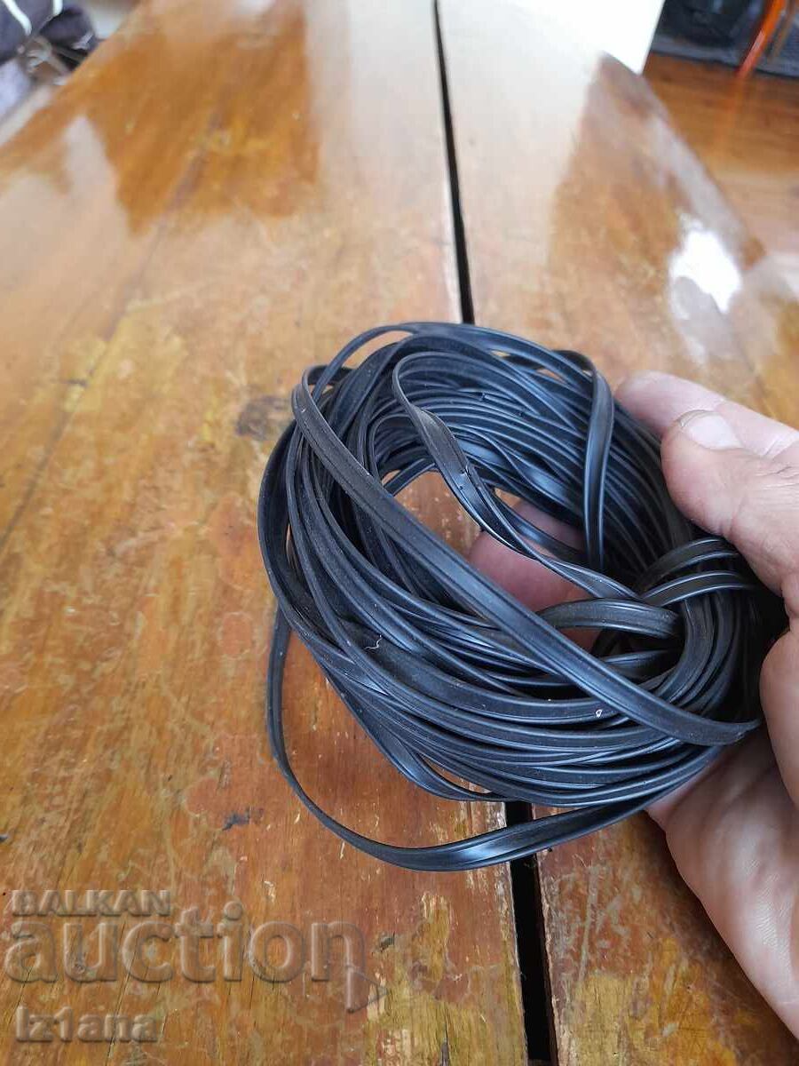 Vechi cablu echilibrat cu preț 43.00 BGN | € 21.99