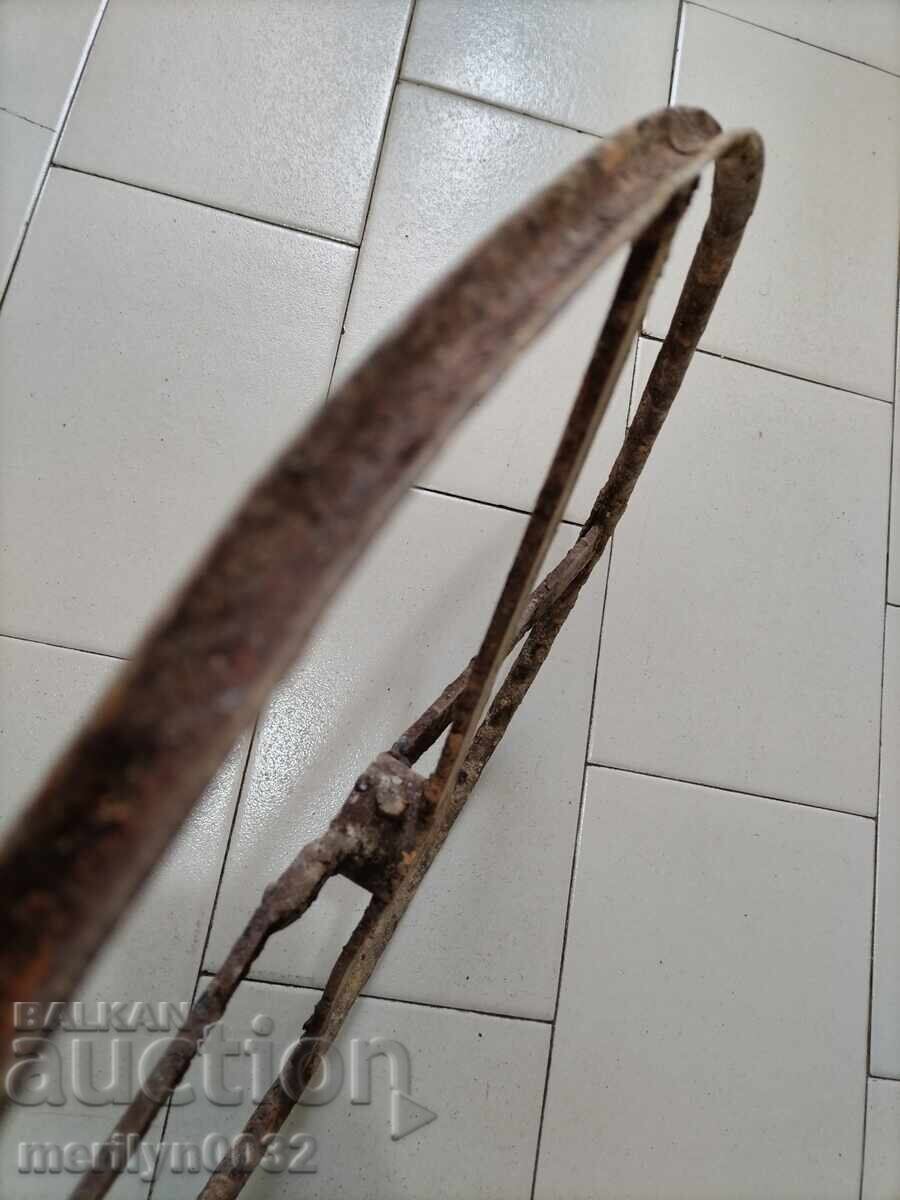 Παράδοση Σφυρήλατο τροχό από μηχανισμό τσάκρακ σφυρήλατο σίδερο Παράδοση Σφυρήλατο τροχό από μηχανισμό τσάκρακ σφυρήλατο σίδερο