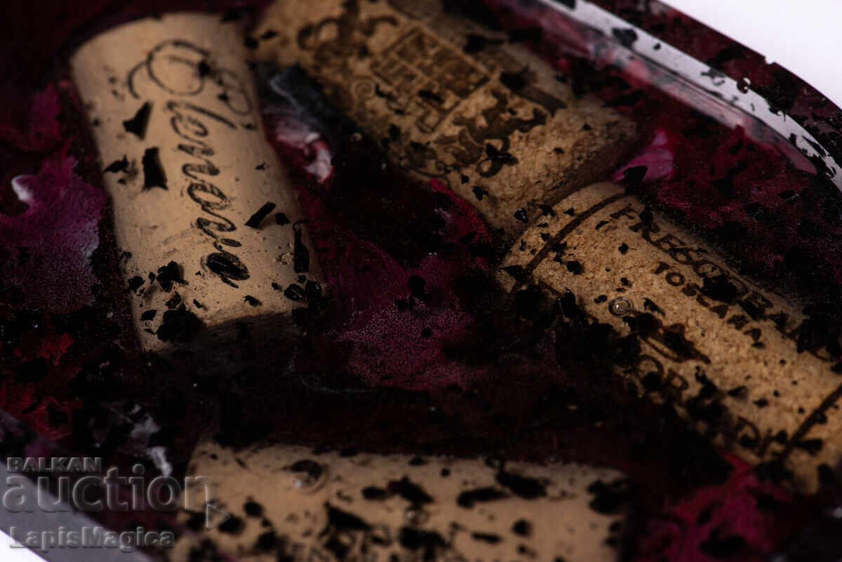 Декоративна подложка от епоксидна смола с коркови тапи с цена 27.00 лв. | € 13.80 Декоративна подложка от епоксидна смола с коркови тапи с цена 27.00 лв. | € 13.80