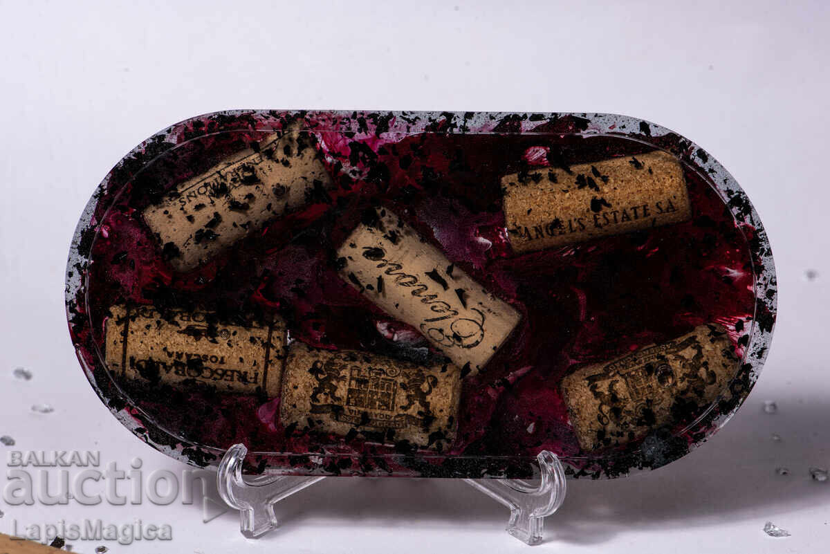 Декоративна подложка от епоксидна смола с коркови тапи Декоративна подложка от епоксидна смола с коркови тапи