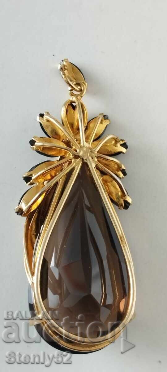 Μεγάλο, όμορφο μενταγιόν με φυσικό λίθο, βάρος 18,84 γρ με τιμή 60.00 BGN | € 30.68