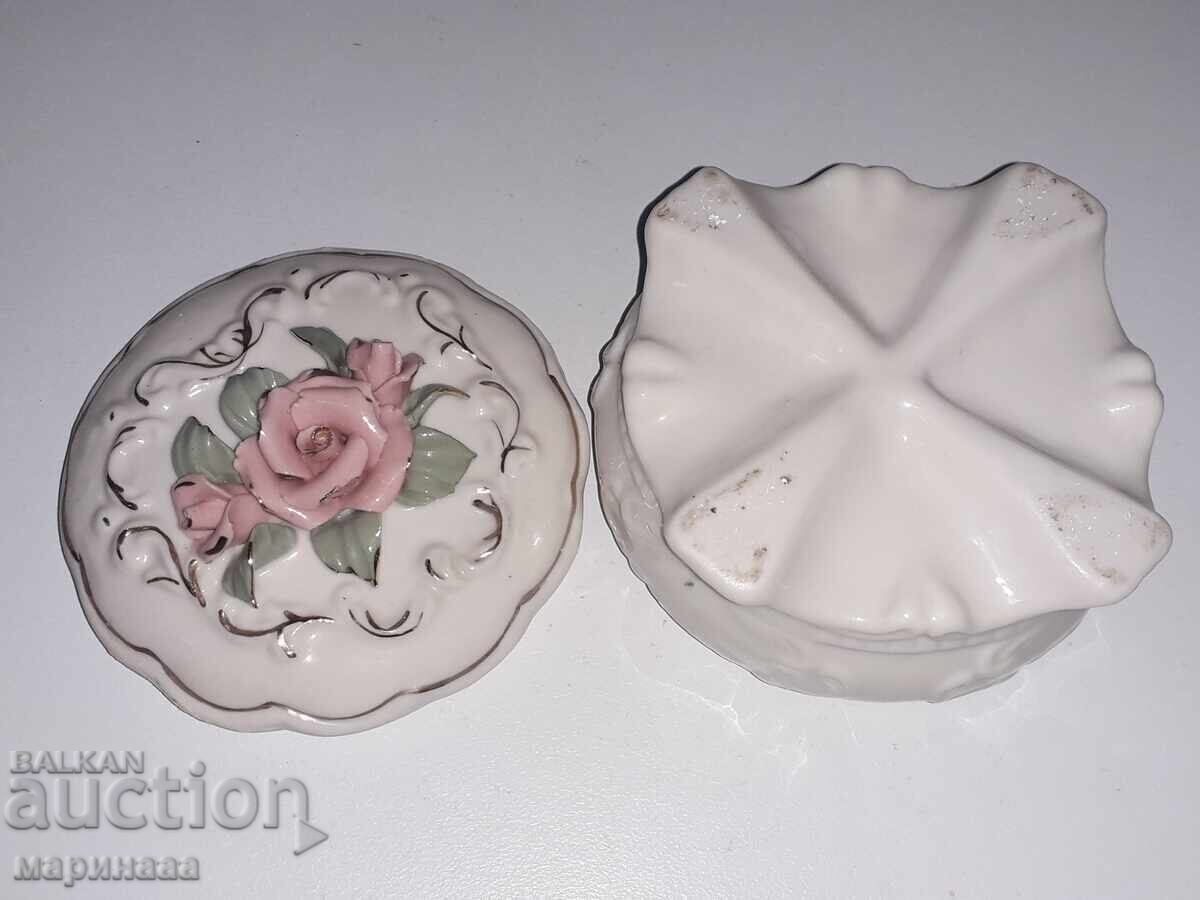 Livrarea CUTIE. PORŢELAN