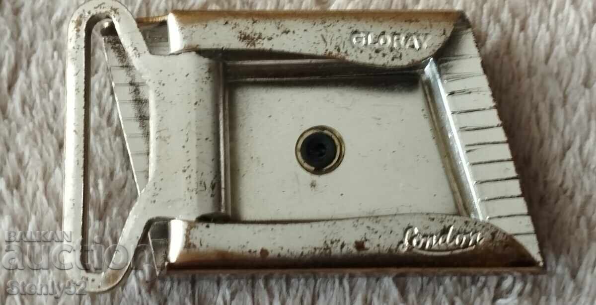 Αλουμινένια αγκράφα ζώνης με μαργαριτάρι με τιμή 5.00 BGN | € 2.56 Αλουμινένια αγκράφα ζώνης με μαργαριτάρι με τιμή 5.00 BGN | € 2.56