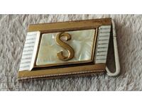 Aluminum belt buckle with mother-of-pearl