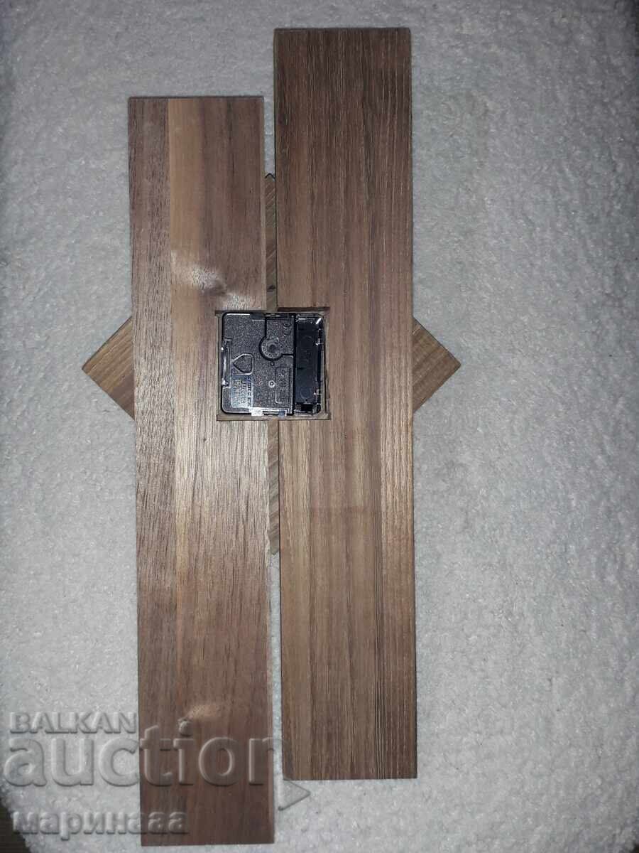 Auction  WALL CLOCK. GERMANY