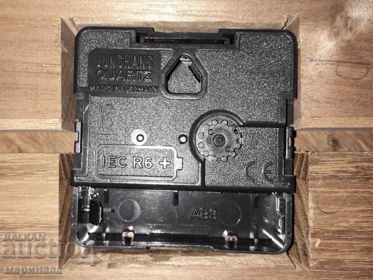 Delivery of WALL CLOCK. GERMANY