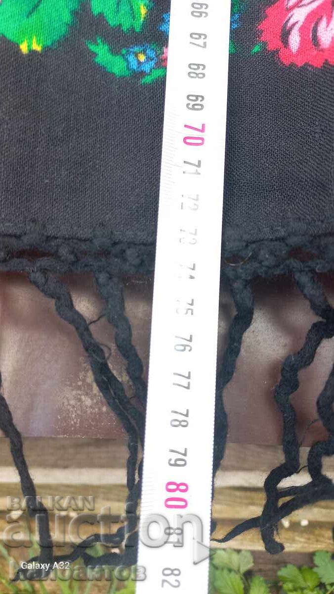 Auction OLD WOMEN'S TOWEL HARVEST DRESS Auction OLD WOMEN'S TOWEL HARVEST DRESS