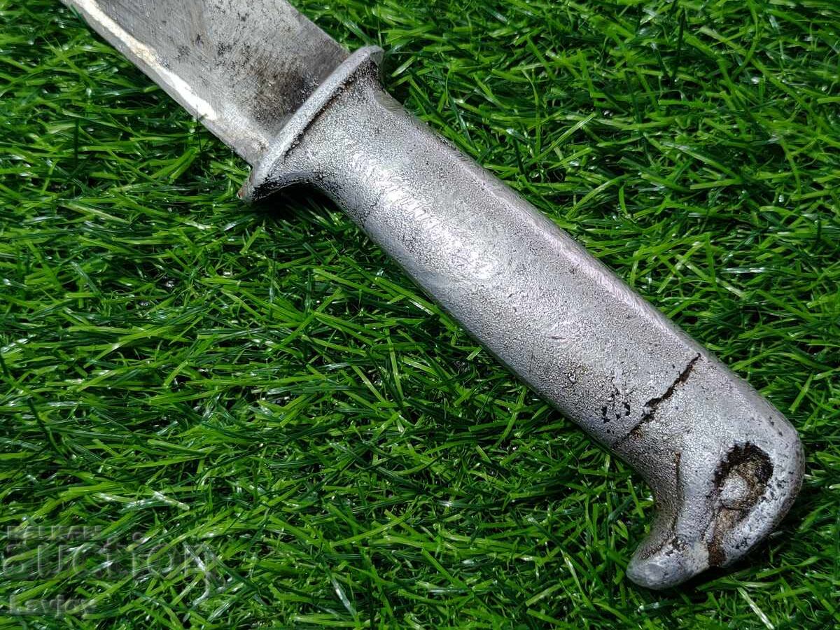 Παλαιό βουλγαρικό μαχαίρι 4 κεφαλές αετού με τιμή 90.00 BGN | € 46.02