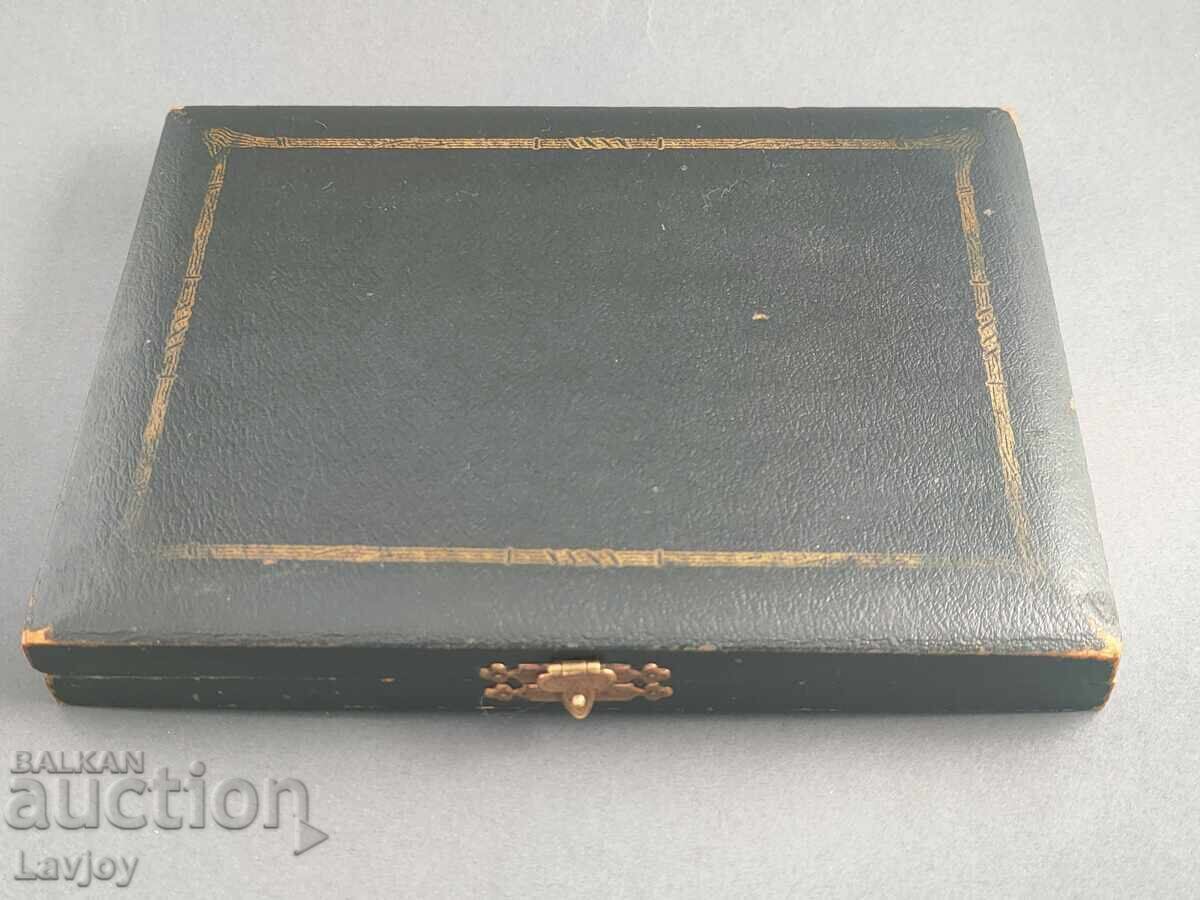 Set of silver-plated kitchen knives with price 100.00 BGN | € 51.13