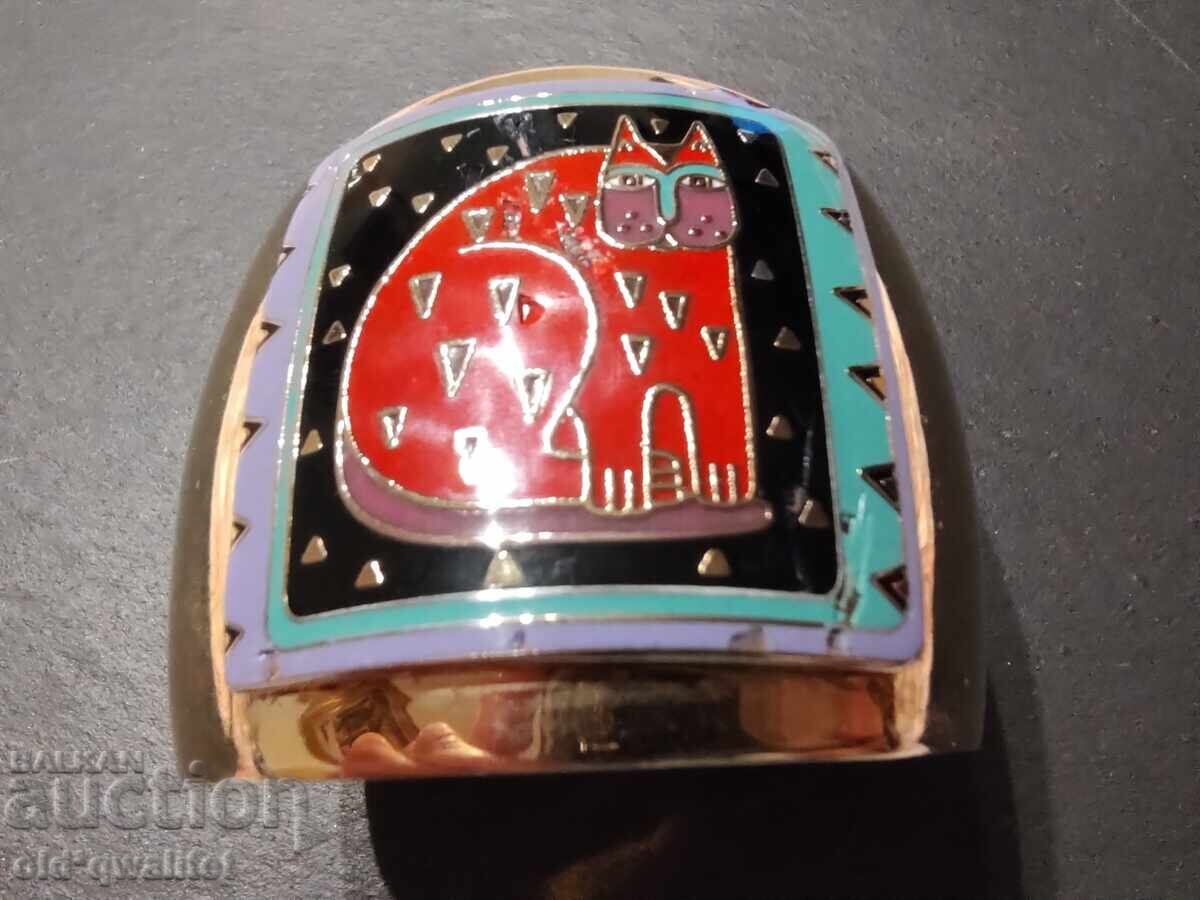 Дизайнерска гривна, маркирана