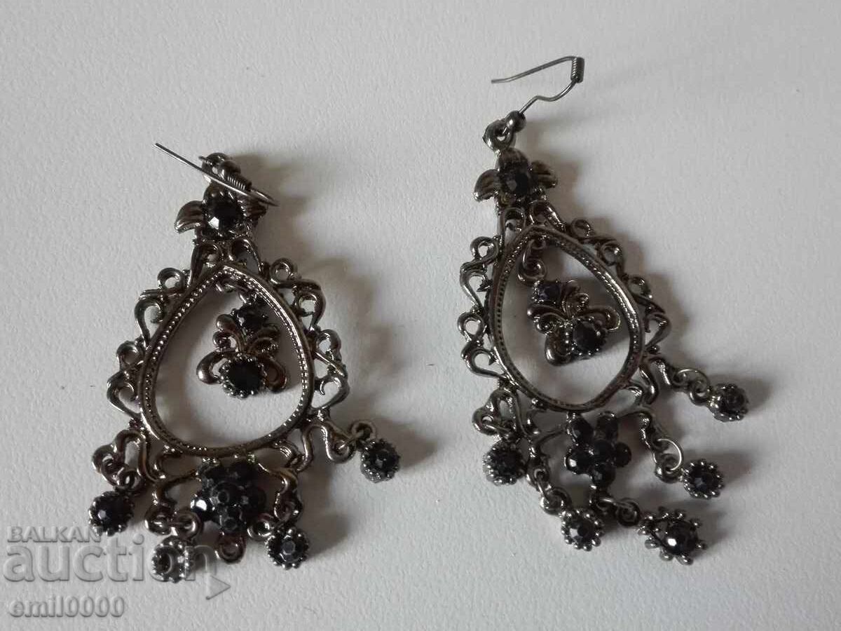 Доставка на Стари възрожденски обеци.