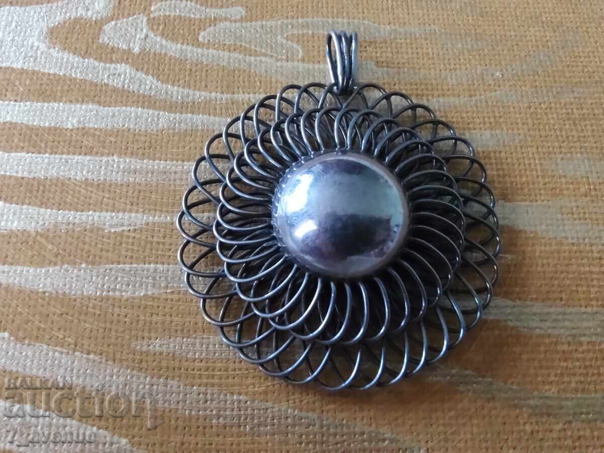 Аукцион Медальон колие сребро розетка ръчна изработка 12.04.25